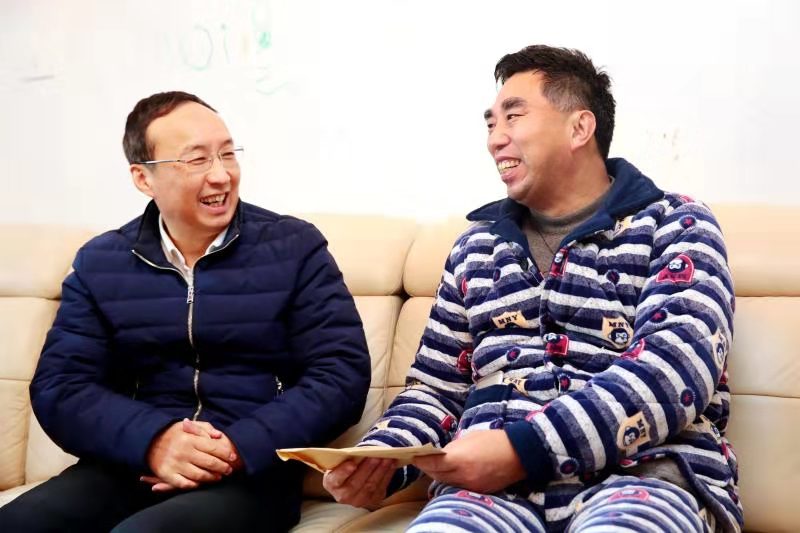 公司開展節(jié)前“送溫暖”入戶走訪慰問活動